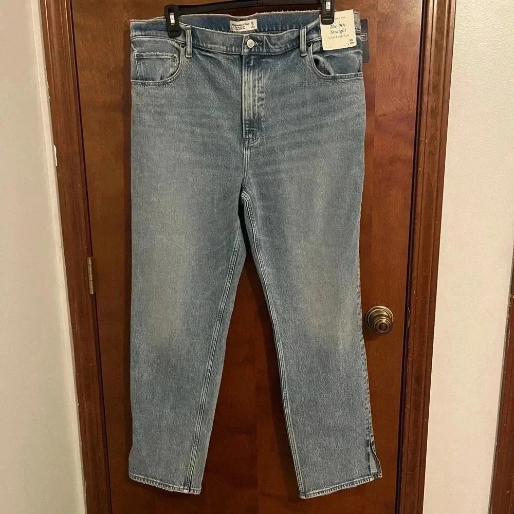 Abercrombie & Fitch The 90s Straight Ultra High Rise Jeans Size 34/18R Light NEW